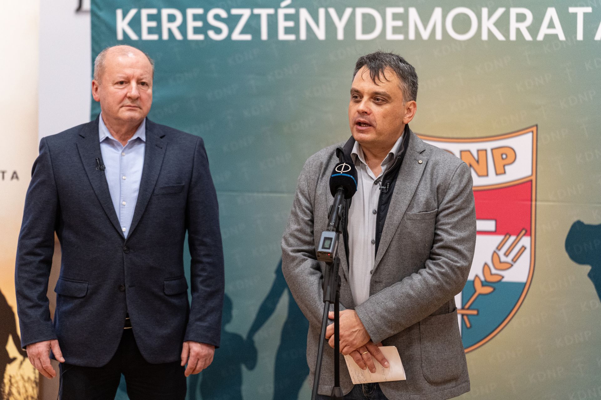 "Az embereket meg kell védeni a gépektől" - az önkiszolgáló kasszáknak mehet neki hamarosan a KDNP