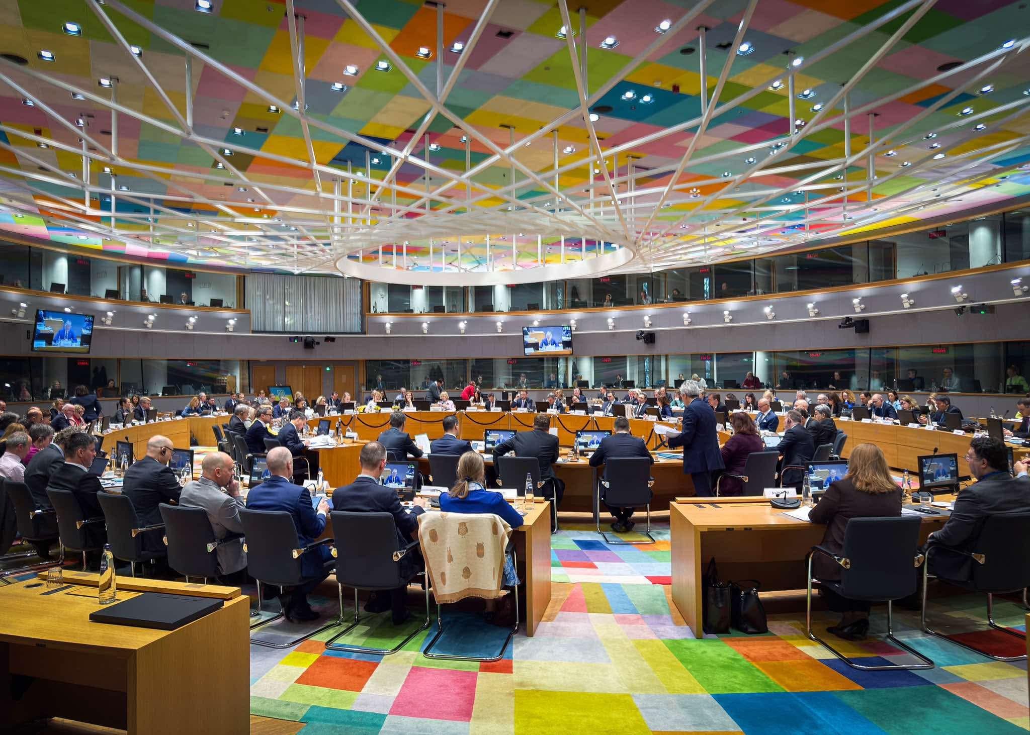 Magyarország az EU ellenében, diktatúrákkal szavazott, Szijjártó az ukrán fegyverszállítások leállítását követelte