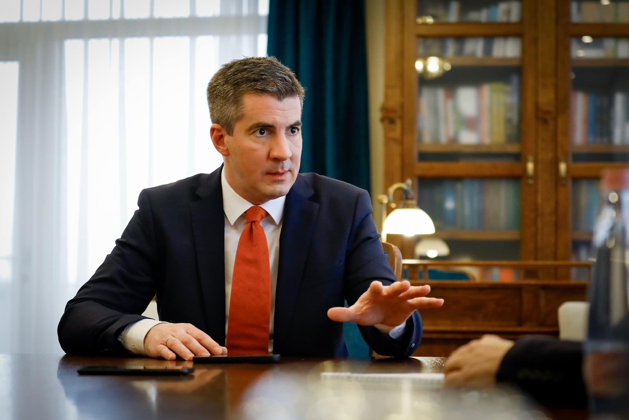 Kocsis Máté beismerte, hogy az állam eddig nem lépett drogügyben